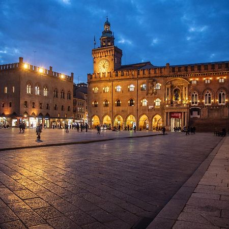 Urbanicooh Paracelso - Piazza Maggiore View Bologna Exteriör bild